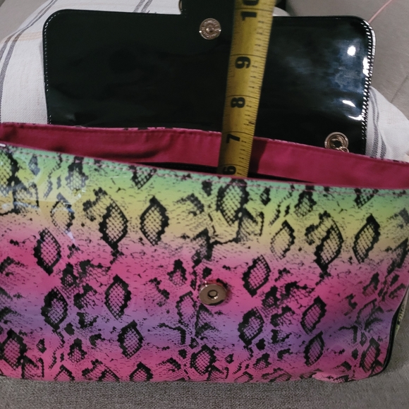 NWT Betsey Johnson flap purse/bag black with rainbow snakeskin - Picture 11 of 12